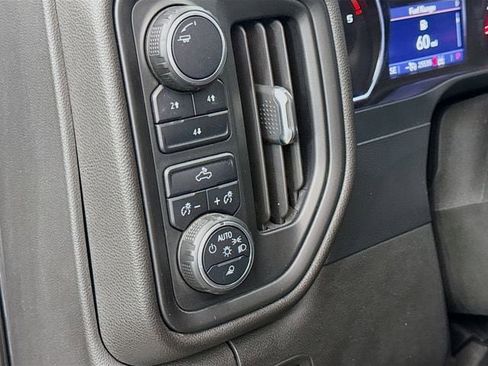 Used 2022 Chevrolet Silverado 2500 Custom w/ Custom Value Package image 11