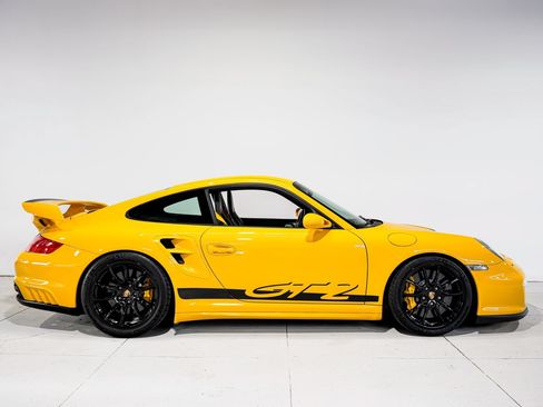 Used 2008 Porsche 911 GT2 RWD image 2