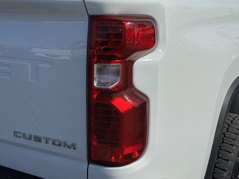 Used 2025 Chevrolet Silverado 2500 Custom w/ Custom Value Package AWD/4WD image 10