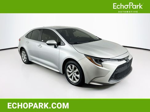 Used 2020 Toyota Corolla LE FWD image 1