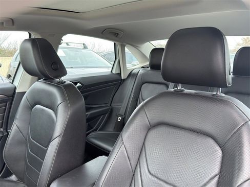 Used 2022 Volkswagen Jetta SEL image 11