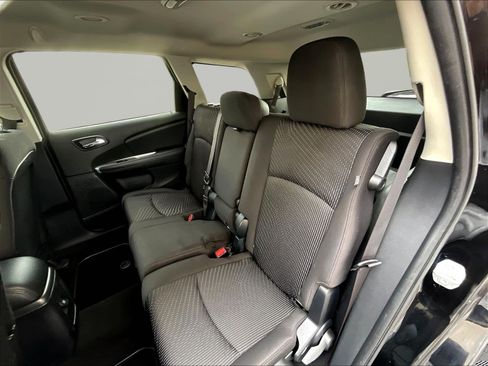 Used 2017 Dodge Journey SXT w/ Comfort/Convenience Group FWD image 21