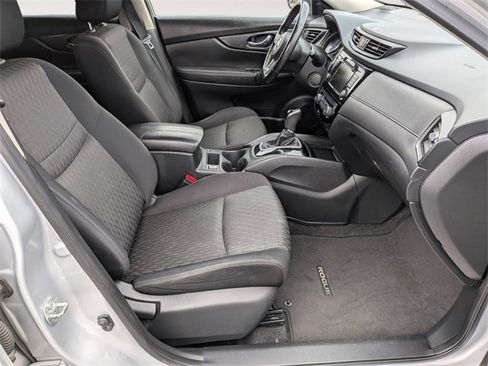 Used 2019 Nissan Rogue SV image 30