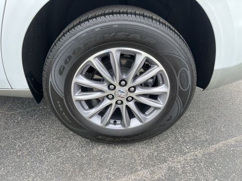 Used 2024 Buick Enclave Premium image 14