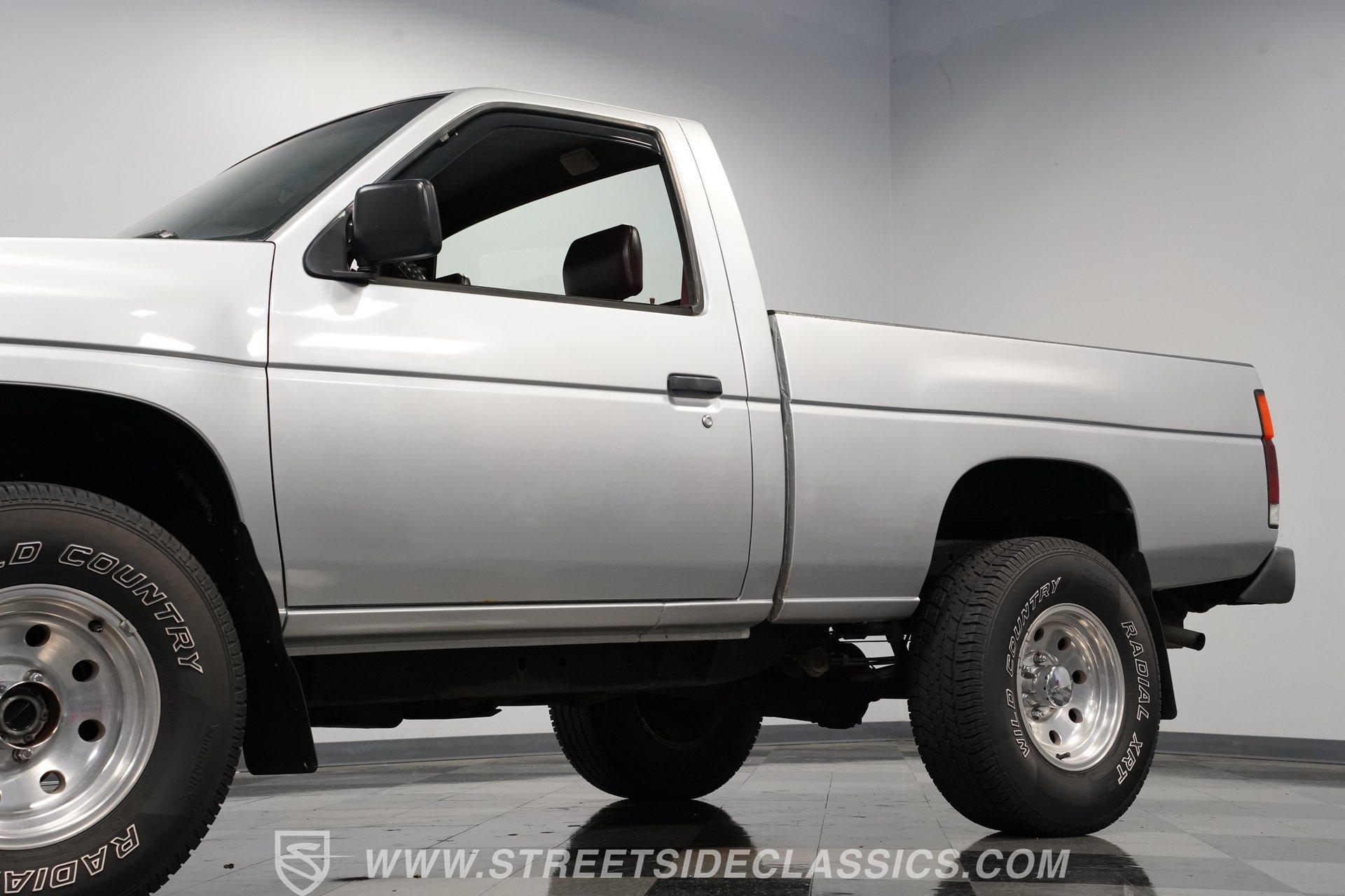 Used 1990 Nissan Pickup 4x4 Regular Cab image 23