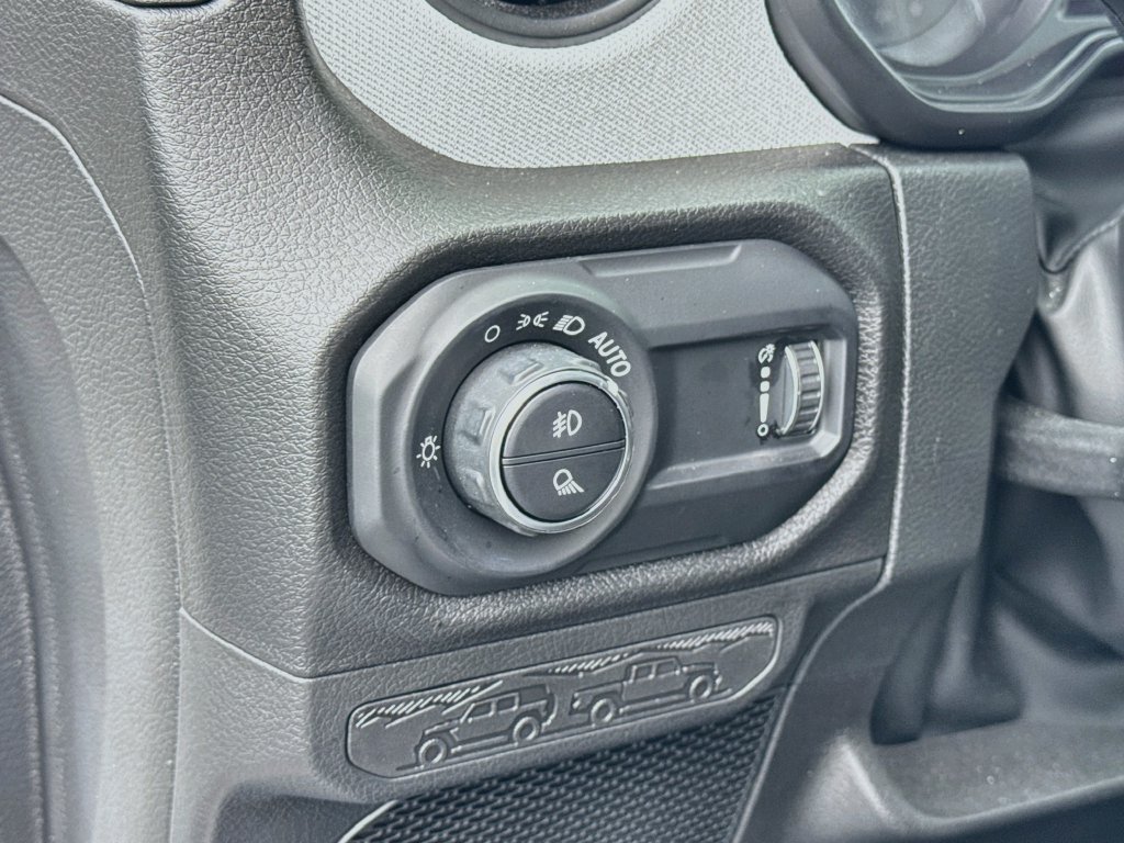 Used 2024 Jeep Gladiator Sport AWD/4WD image 11