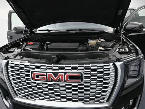 Used 2024 GMC Yukon XL Denali image 45