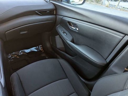 Used 2024 Nissan Sentra SV FWD image 16