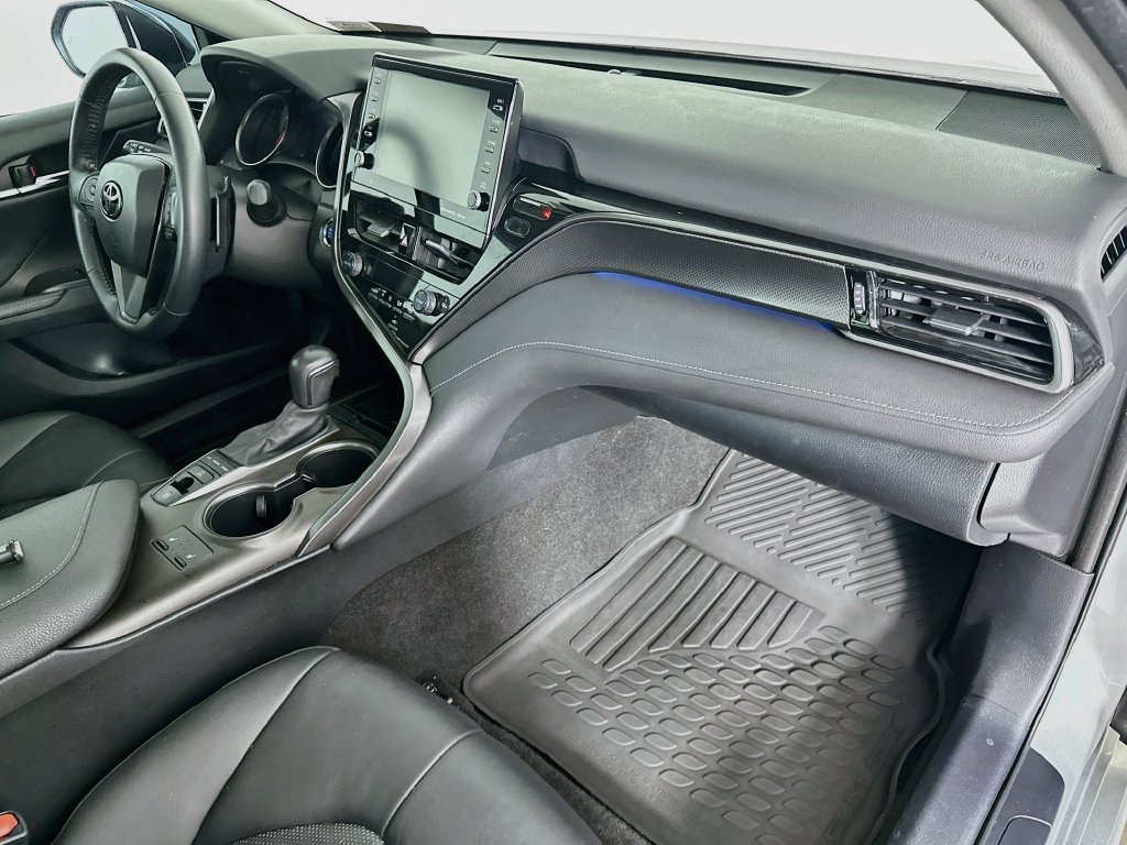 Used 2021 Toyota Camry XSE FWD image 30