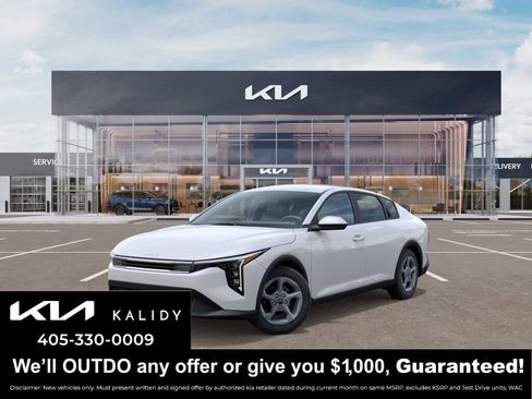 New 2025 Kia K4 LXS image 1