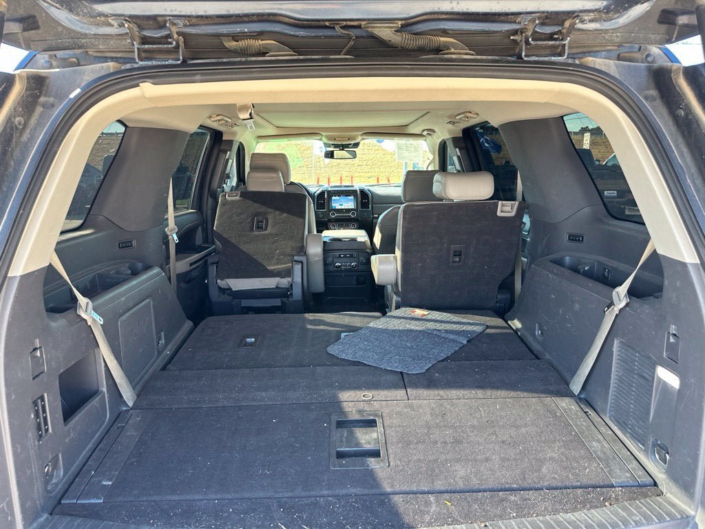 Used 2018 Ford Expedition Limited w/ Equipment Group 301A AWD/4WD image 7