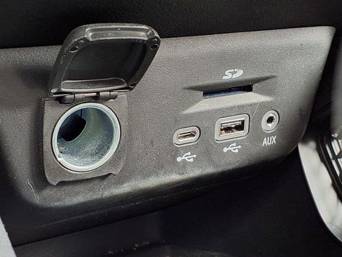 Used 2023 Chevrolet TrailBlazer ACTIV w/ Technology Package image 25