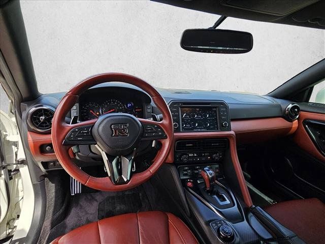 Used 2021 Nissan GT-R Premium AWD/4WD image 17