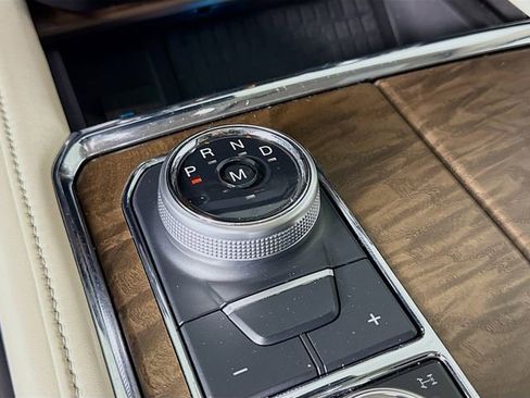 Used 2020 Ford Expedition Platinum image 17