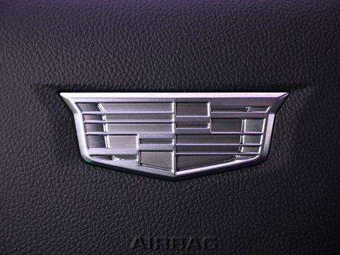 New 2025 Cadillac Optiq Sport 2 w/ LPO, ONYX Package image 34