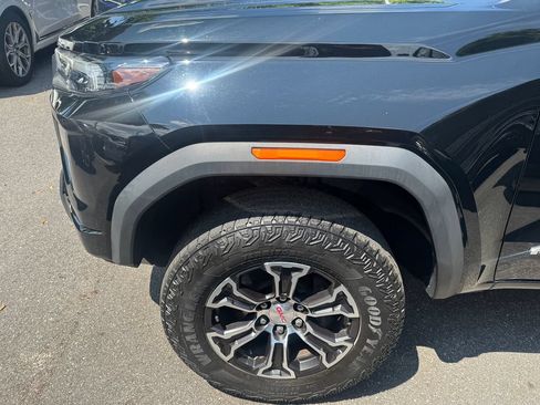 Used 2023 GMC Canyon AT4 w/ AT4 Premium Package AWD/4WD image 9