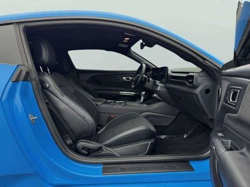 Used 2025 Ford Mustang GT RWD image 40