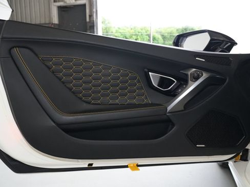 Used 2019 Lamborghini Huracan LP 580-2 RWD image 19