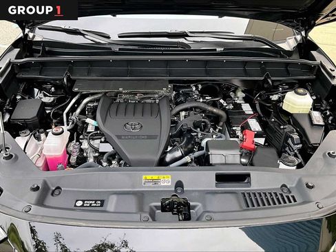 Certified 2025 Toyota Highlander Platinum AWD/4WD image 30