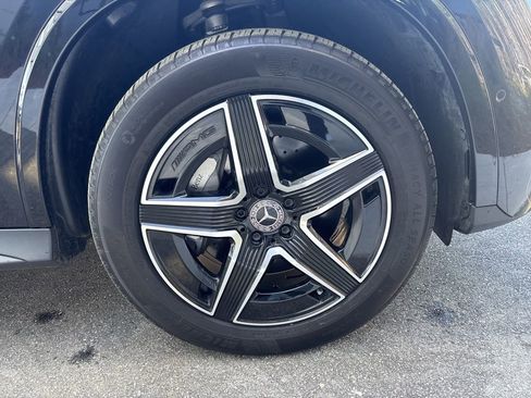 Used 2024 Mercedes-Benz GLC 300 4MATIC image 12