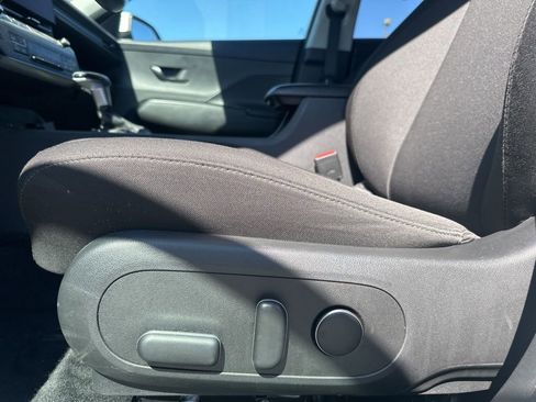 Used 2025 Hyundai Kona SEL image 30