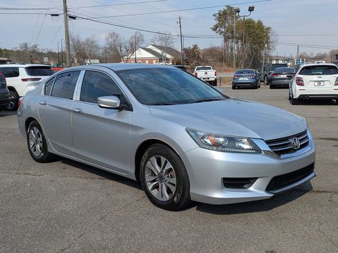 Used 2013 Honda Accord LX image 2