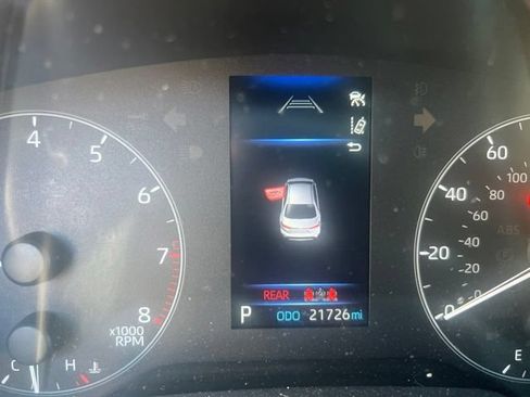Used 2024 Toyota Corolla SE FWD image 2