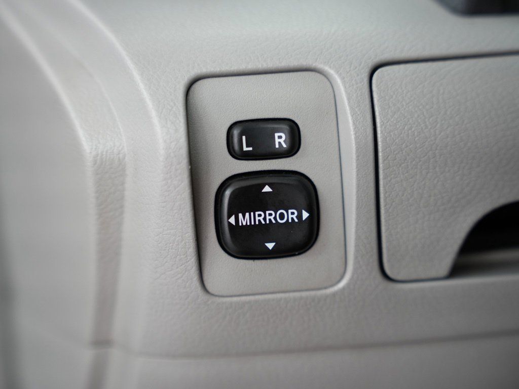 Used 2011 Toyota Camry SE w/ SE Extra-Value Pkg #1 FWD image 46