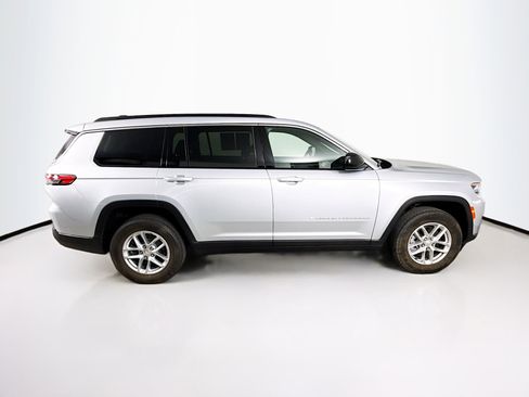 Used 2025 Jeep Grand Cherokee L Laredo RWD image 2