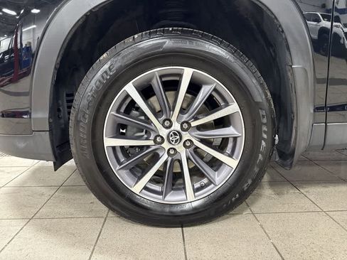 Used 2019 Toyota Highlander XLE w/ Protection Package #3 AWD/4WD image 10