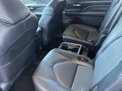 Used 2025 Toyota Grand Highlander AWD image 6