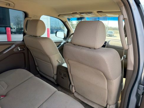 Used 2005 Nissan Pathfinder XE image 16