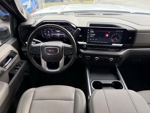 Used 2025 GMC Sierra 2500 SLT AWD/4WD image 13