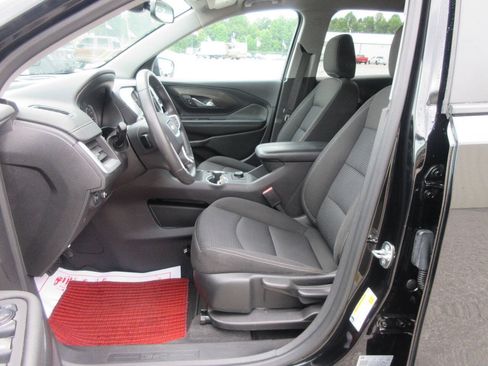 Used 2024 GMC Terrain SLE AWD/4WD image 12