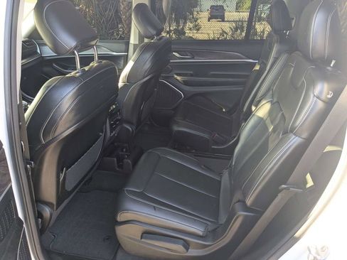 Used 2022 Jeep Grand Cherokee L Limited image 15