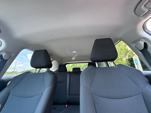 Used 2019 Toyota RAV4 LE w/ Carpet Mat Package FWD image 30