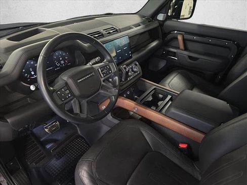 Used 2023 Land Rover Defender 130 X image 16