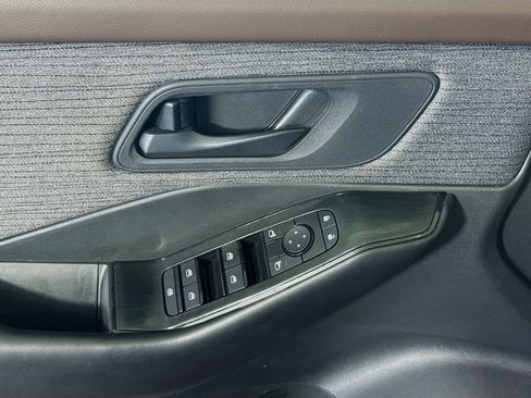 Used 2023 Nissan Rogue S FWD image 24