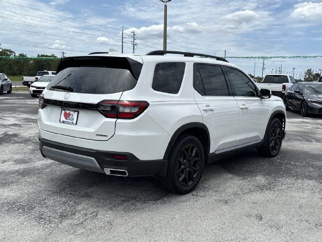 New 2025 Honda Pilot Touring image 7