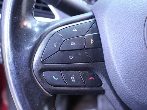 Used 2019 Jeep Cherokee Trailhawk w/ Comfort & Convenience Group image 17