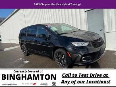 Used 2023 Chrysler Pacifica Touring-L w/ S Appearance Package