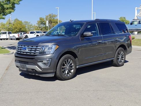 Used 2021 Ford Expedition Limited image 3