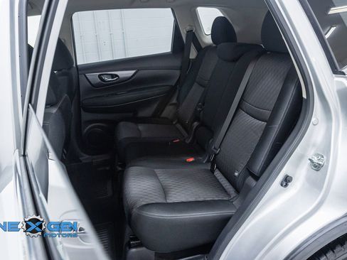 Used 2020 Nissan Rogue SV image 27