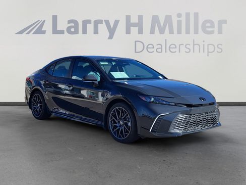 Certified 2025 Toyota Camry SE image 7