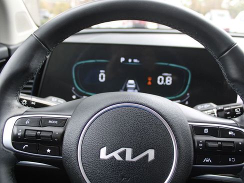 Certified 2023 Kia Sportage EX image 25