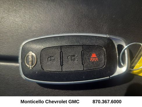 Used 2025 Nissan Rogue S FWD image 29