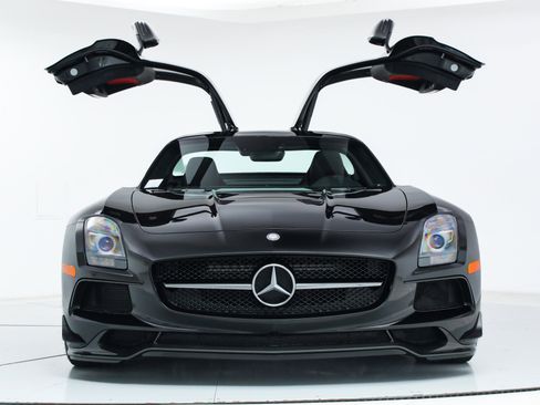 Used 2014 Mercedes-Benz SLS AMG Black Series image 32