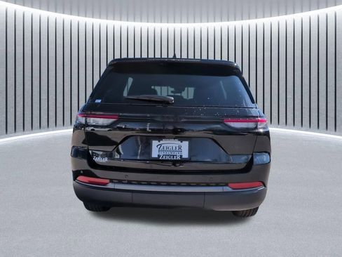 New 2026 Jeep Grand Cherokee Laredo image 10