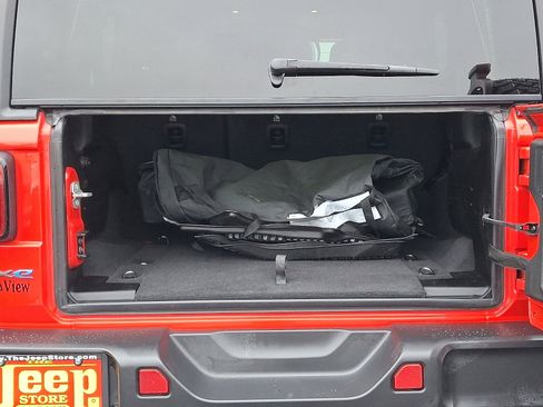 Certified 2025 Jeep Wrangler Willys image 29