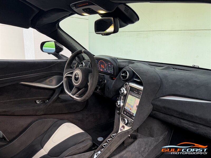 Used 2021 McLaren 720S Performance RWD image 34